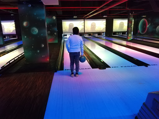 Cosmic Bowling San Miguel